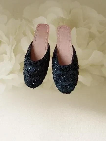 Sequin slippers or sandals size 39 – photo 3